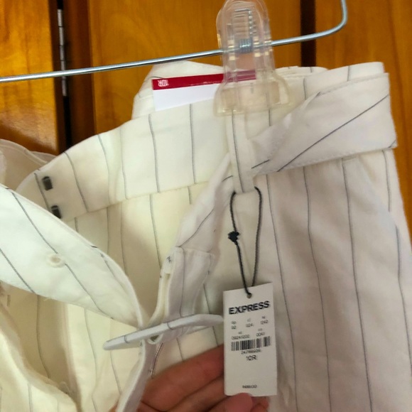 Never worn wide leg crop pants from express. - Picture 2 of 2